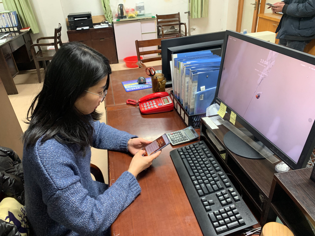 答題中大獎(jiǎng)!冶金物資獲獎(jiǎng)?wù)咧д小敖^緣體”變身“好運(yùn)來”